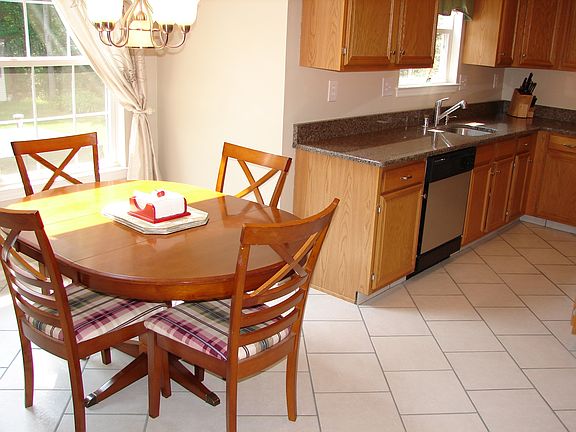 Eat-in area with skylight