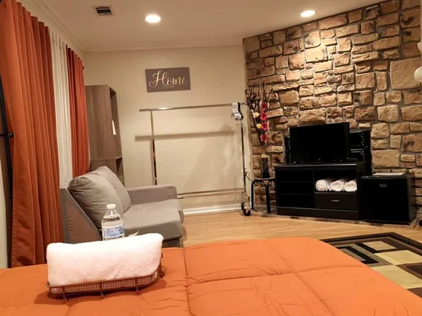 (undisclosed Address), Alexandria, VA 22306