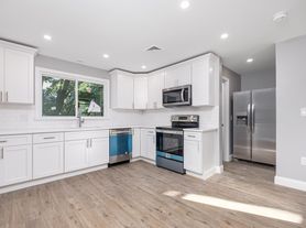 335-337 Windsor St, Cambridge, MA