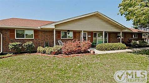 2nd image of 1417 Lakeview Dr
