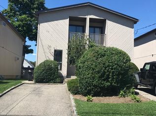 7 Dunwood Rd #A, Port Washington, NY 11050