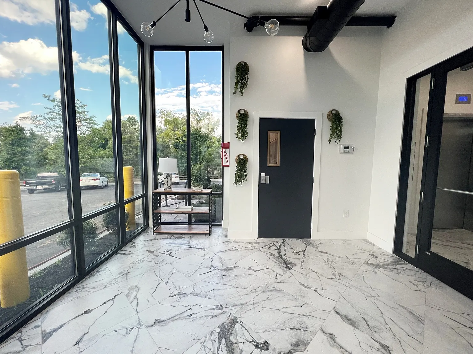 1 bed, 668 sqft, $2,200 — Photo 2