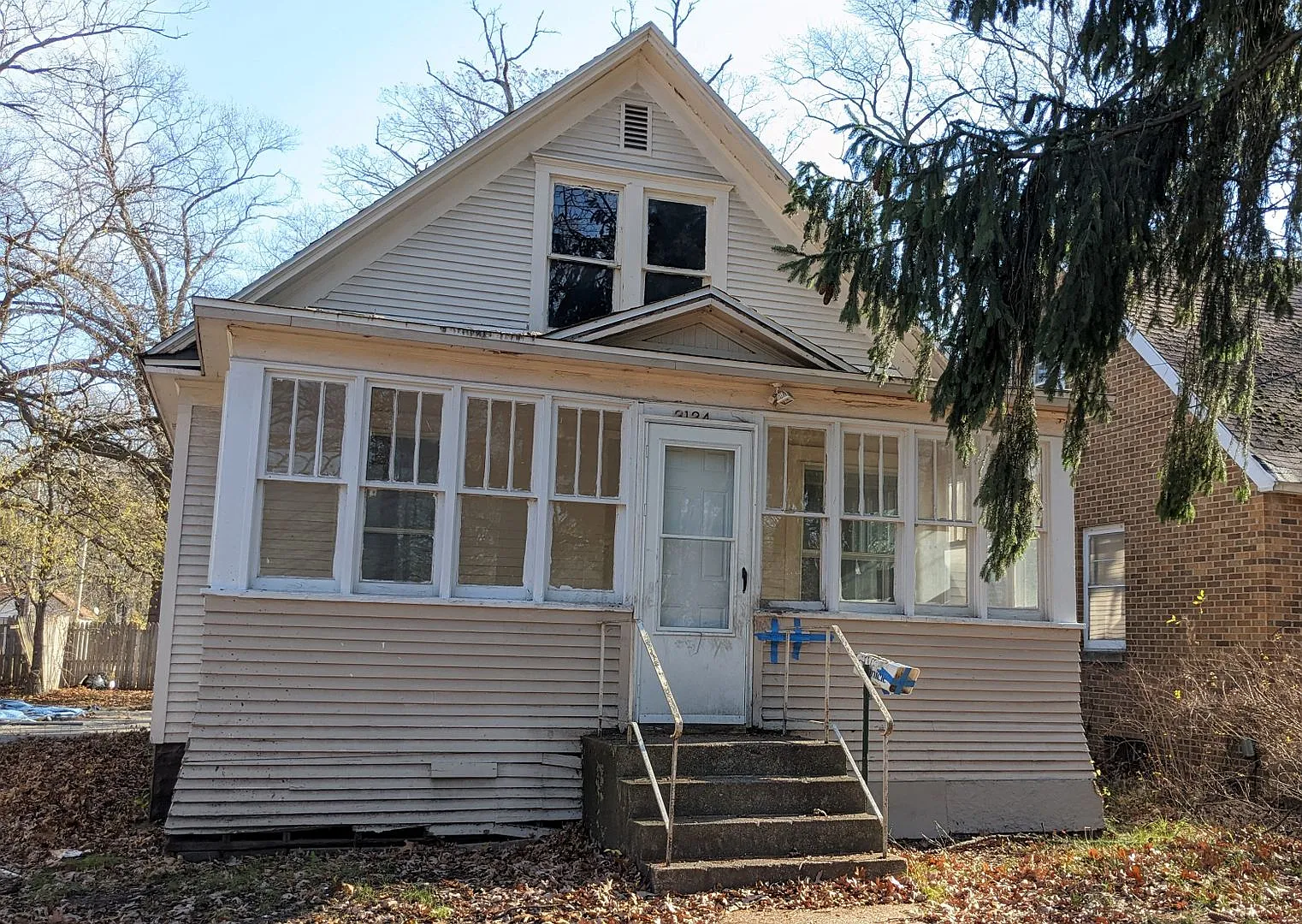 3134 Glendale St photo 1
