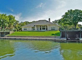 307 E Pheasant Rd, Highland Haven, TX 78654