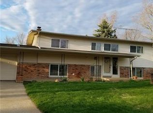 2557 N Trail Ct, Commerce Township, MI 48390