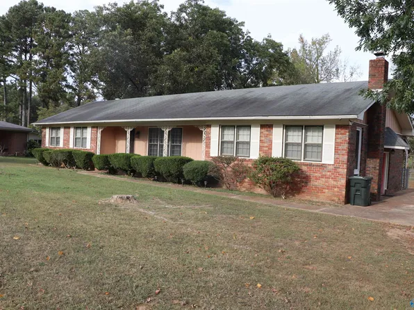705 Washington Cir, Scottsboro, AL 35768
