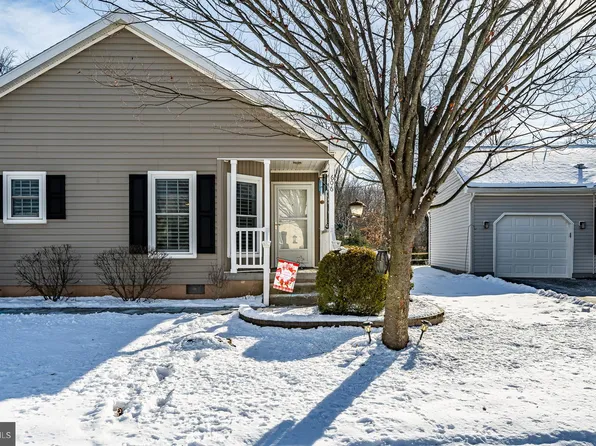 606 Blue Bell Springs Dr, Blue Bell, PA 19422