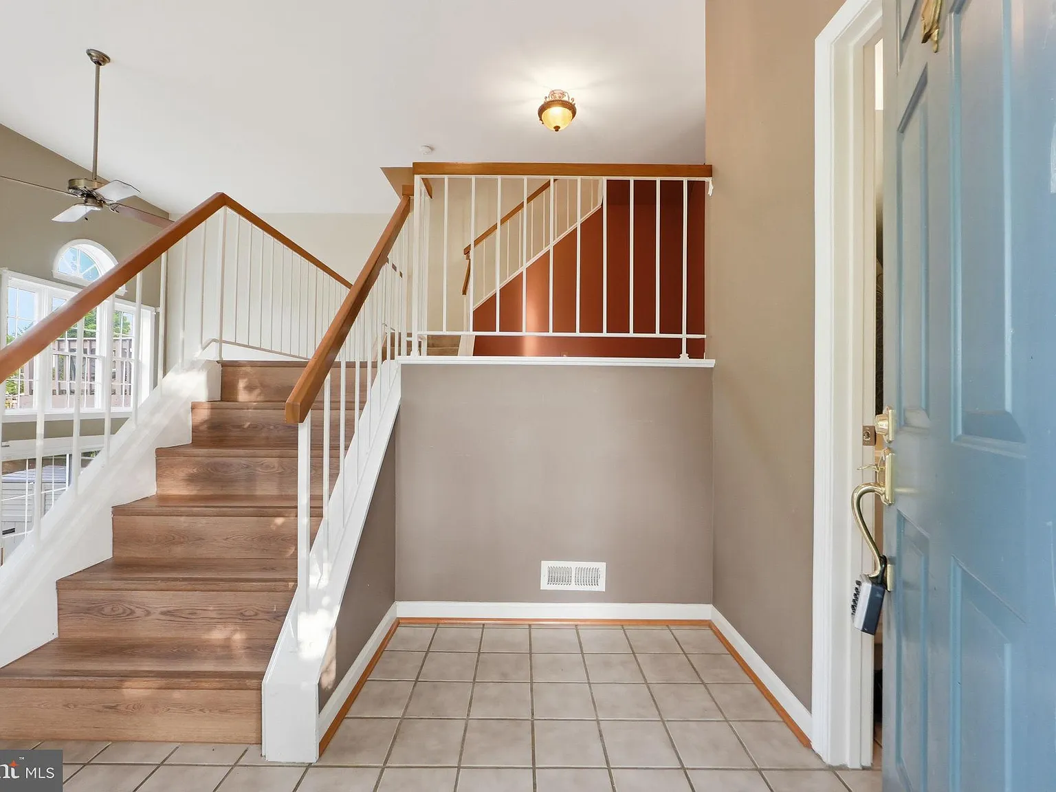 3 bed, 2.5 bath, 2222 sqft, $3,100 — Photo 4