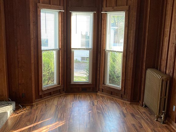 2nd image of 1614 Belle Ave