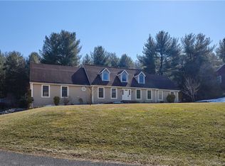 51 Old Wheeler Ct, Avon, CT 06001