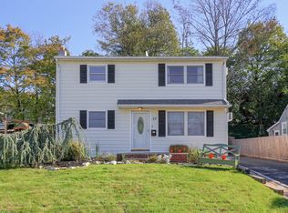 27 Ira Rd, Cedar Grove, NJ 07009