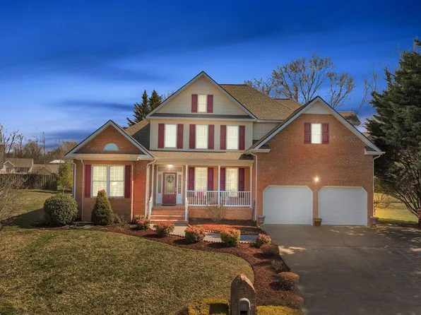 15 Larchmont Ln, Johnson City, TN 37604
