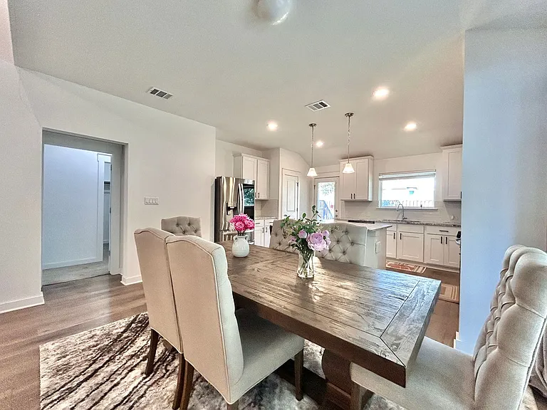 1357 Kneehigh Ln — Photo 8