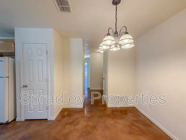 5700A Luxor Dr — Photo 6
