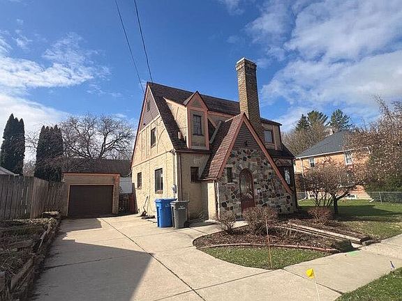 3rd image of 825 Cole St