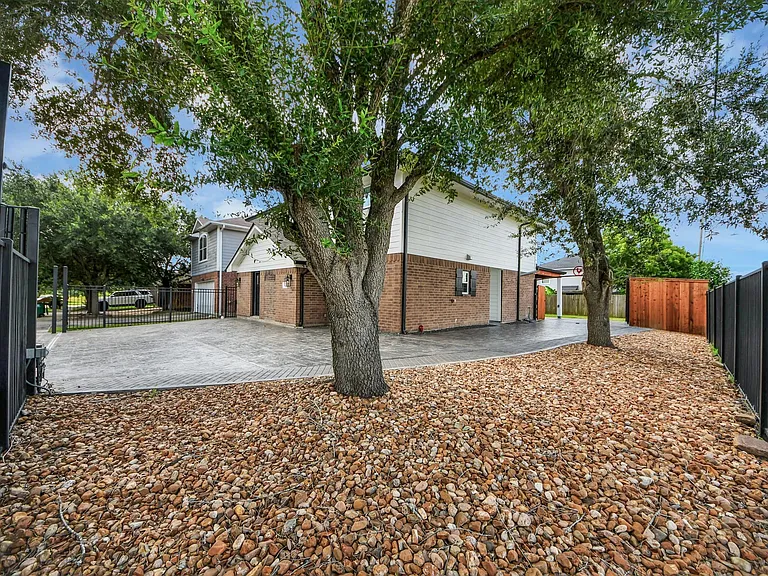 4631 Mi Castillo Ct — Photo 3