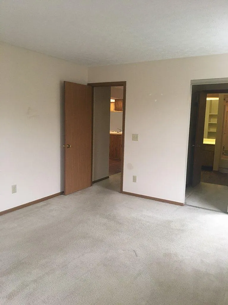 1 bed, 850 sqft, $1,310 — Photo 3