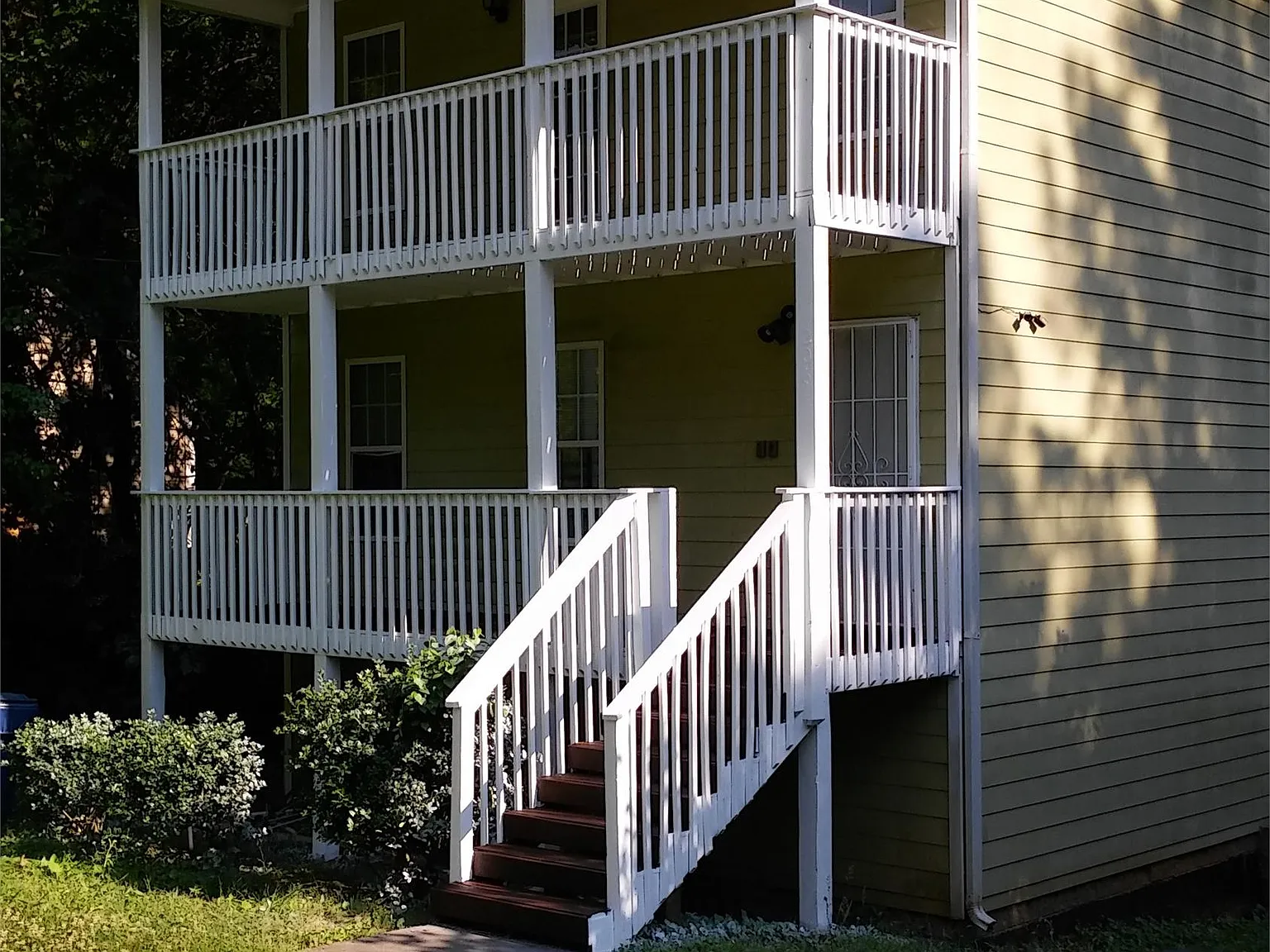 2064 Arlington Cir NW — Photo 1