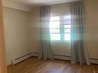 61-31 218th St, Oakland Gardens, NY 11364