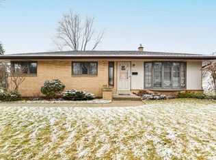 5231 Millbank Rd, Greendale, WI 53129