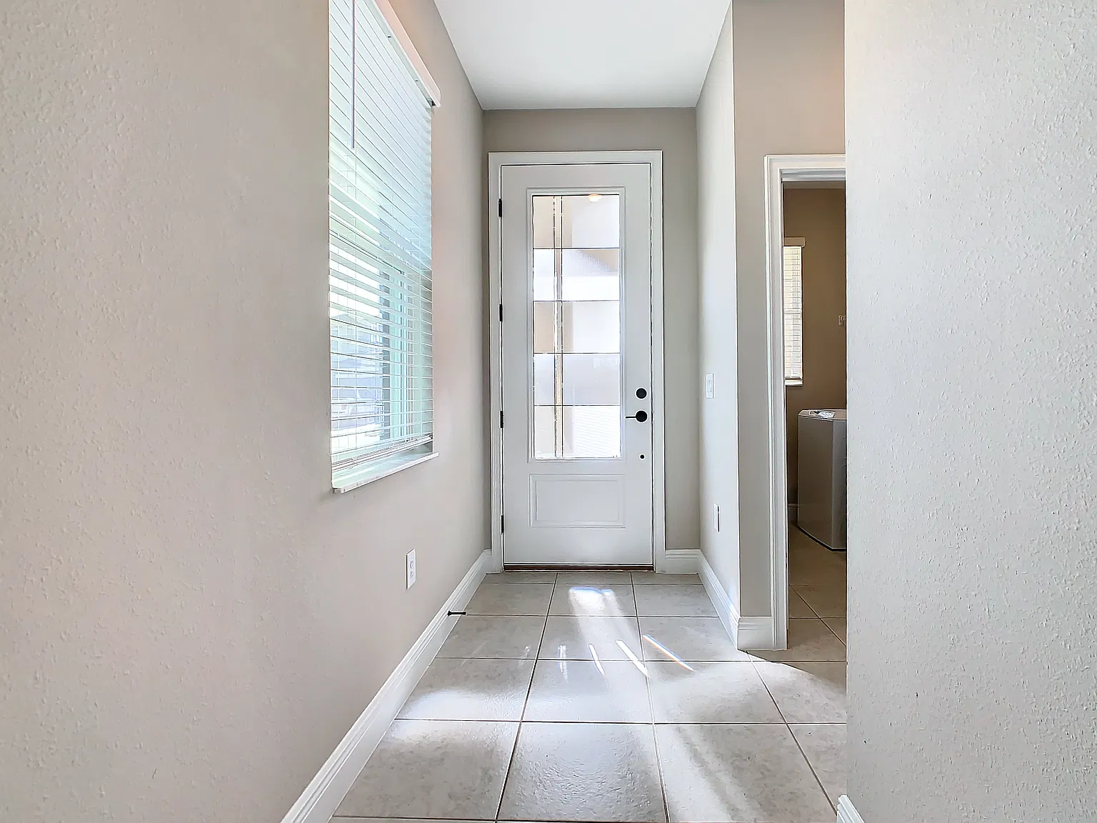 3 bed, 1678 sqft, $2,195 — Photo 3