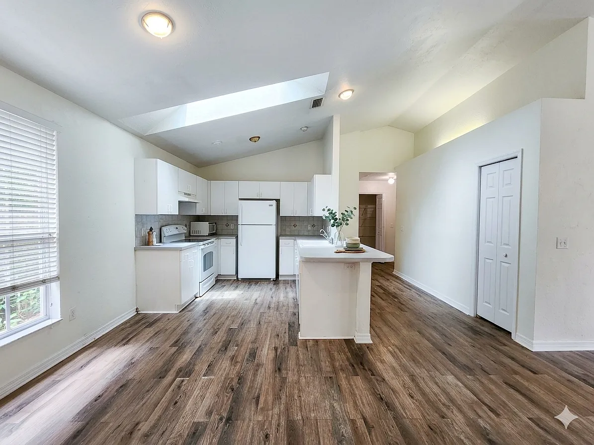 2027 SW 73rd Street — Photo 4