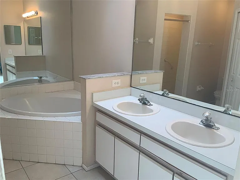 1705 Chatham Cir — Photo 10