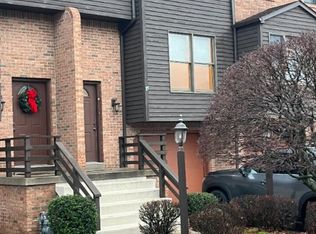 590 Woodmere Dr APT 8, New Stanton, PA 15672