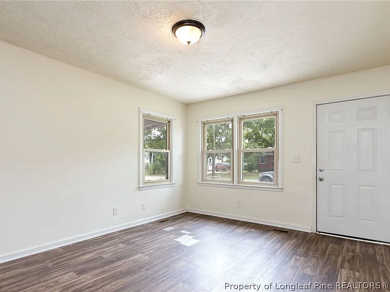 205 S 7th St — Photo 5