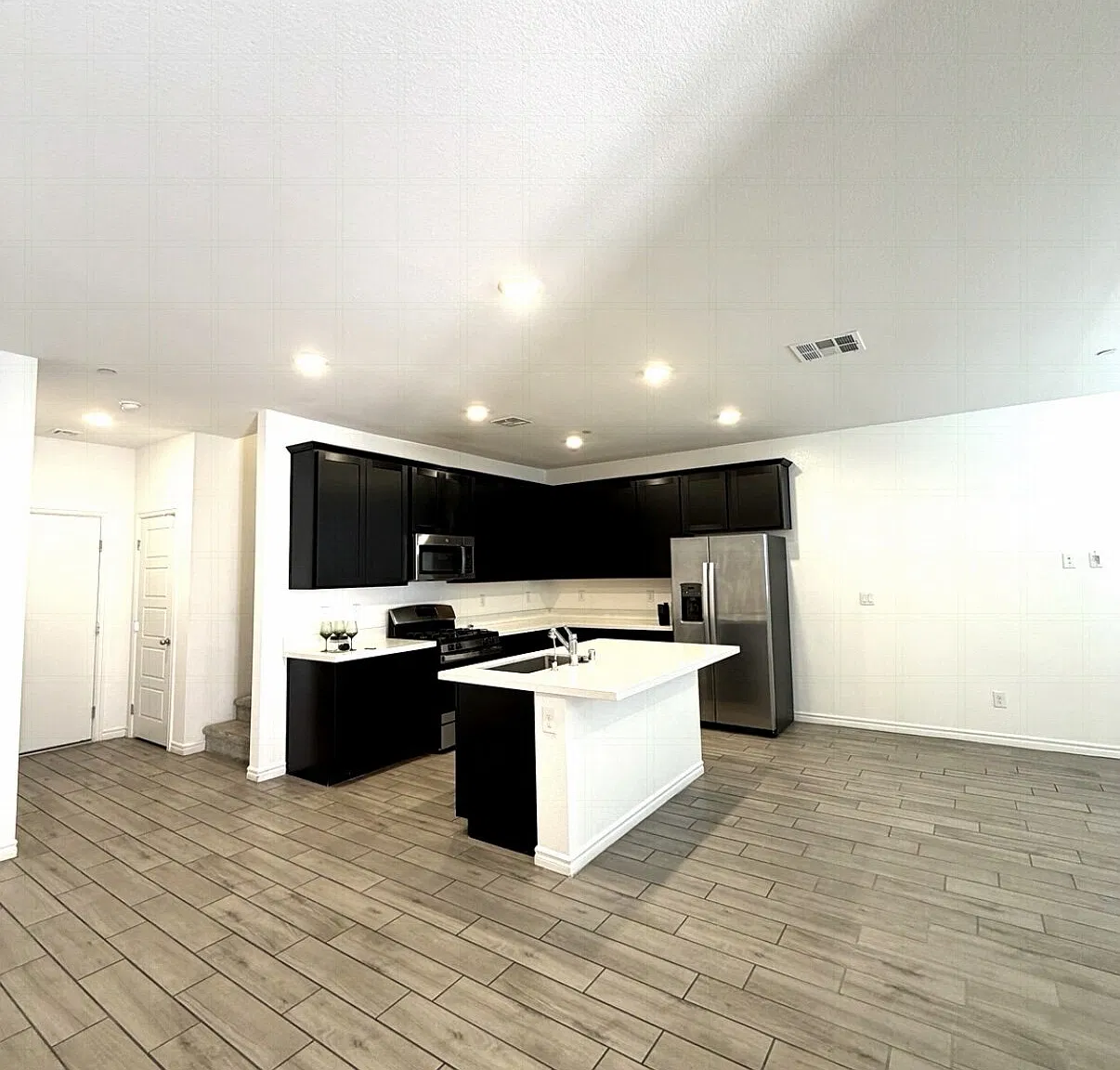 3 bed, 2.5 bath, $2,150 — Photo 4