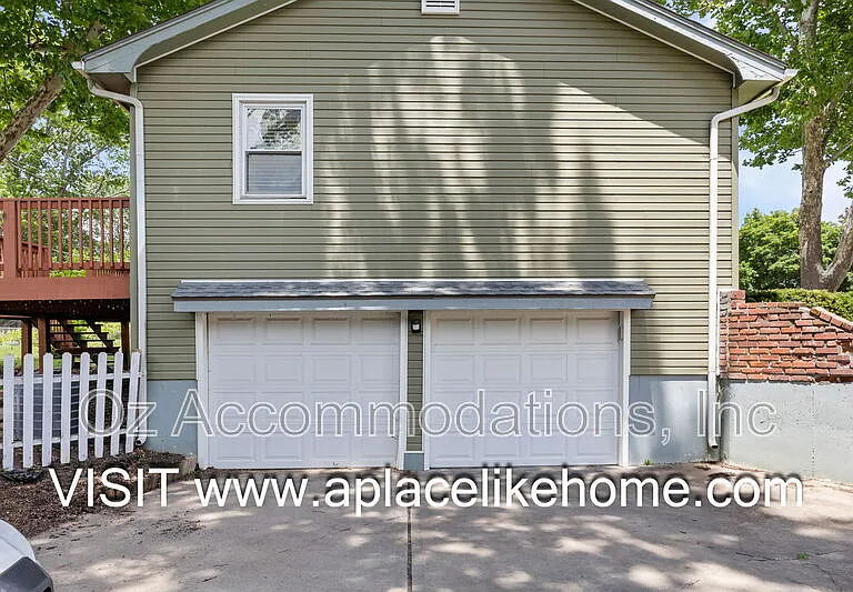 9514 Glenwood St — Photo 3