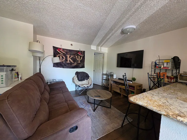 1065 University Ave #115 — Photo 5