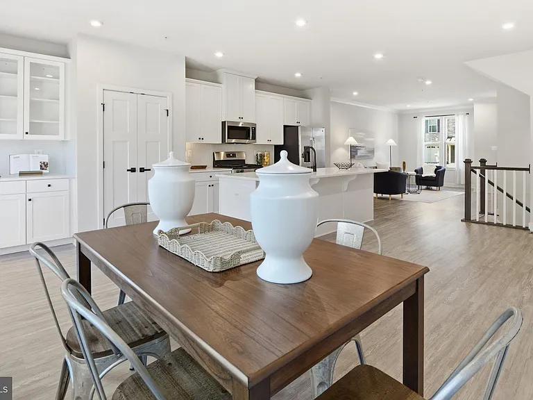 5927 Pecking Stone St — Photo 8