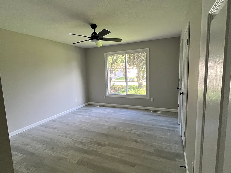 1367 E Woodgate St — Photo 15