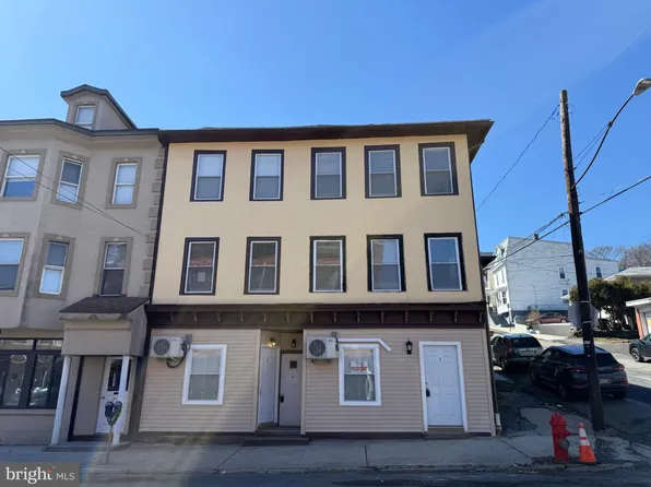 219 N 3rd St, Pottsville, PA 17901