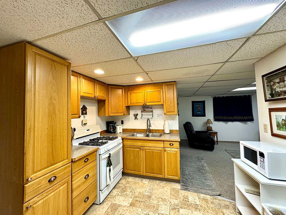 1st image of 2915 Clipper Cir