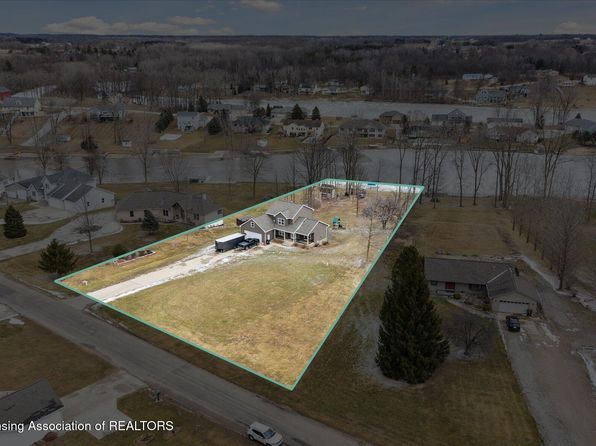 9671 Lakeside Dr, Perrinton, MI 48871