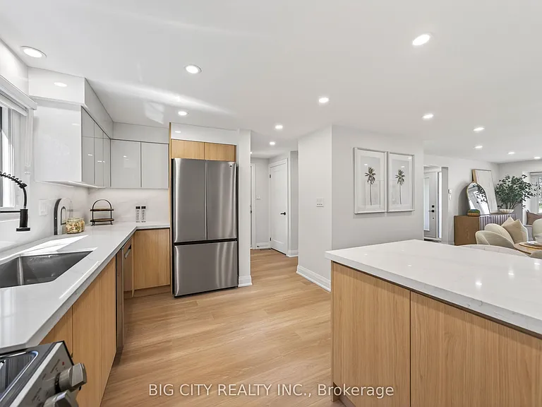 26 Carondale Cres — Photo 18
