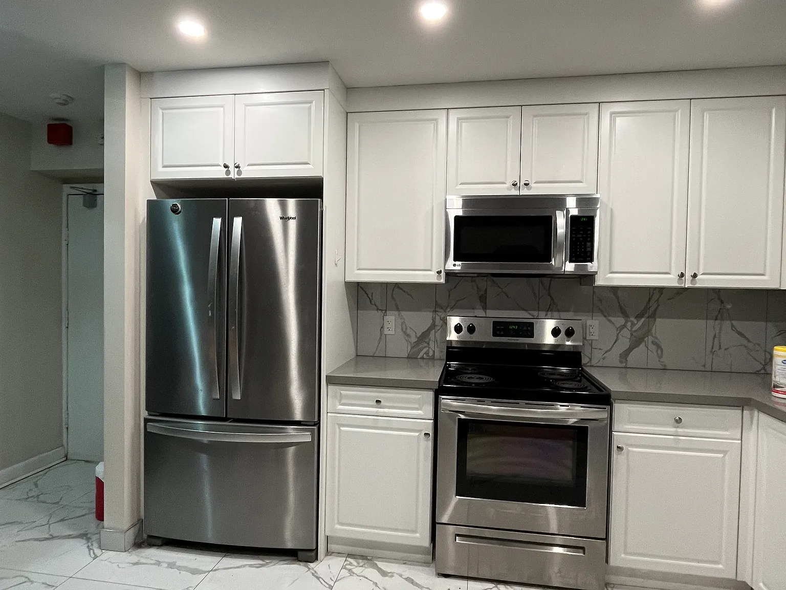 183 Maurice Drive Oakville — Photo 1
