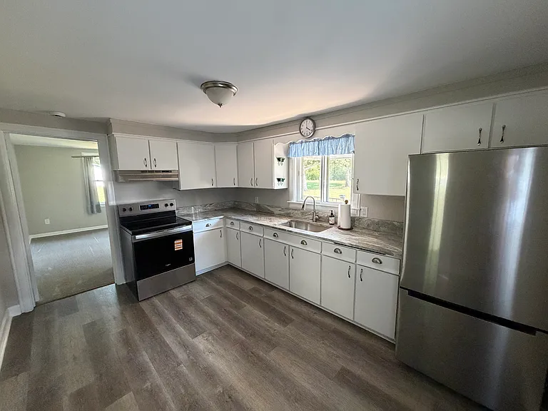 895 Schust Rd — Photo 6
