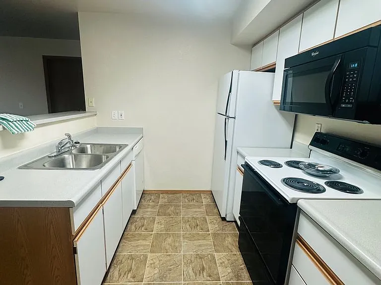10787 W Halstead Ln #101 — Photo 5