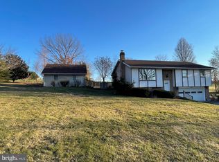 5888 Ambau Rd, Spring Grove, PA 17362