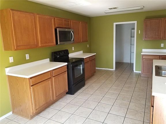 4th image of 6113 Saint James Pl