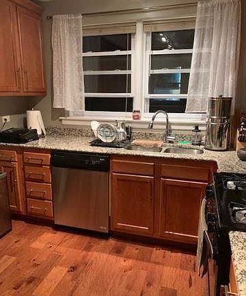 3rd image of 2720 W Summerdale Ave APT 2E