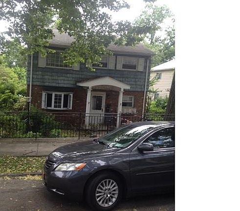 5th image of 401 Warwick Ave