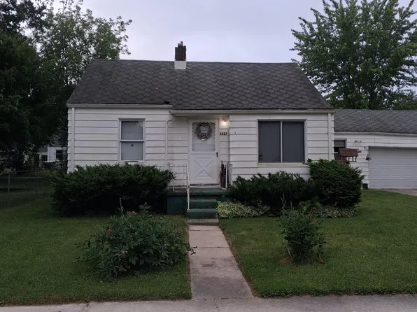 3227 W Parkway Ave, Flint, MI 48504