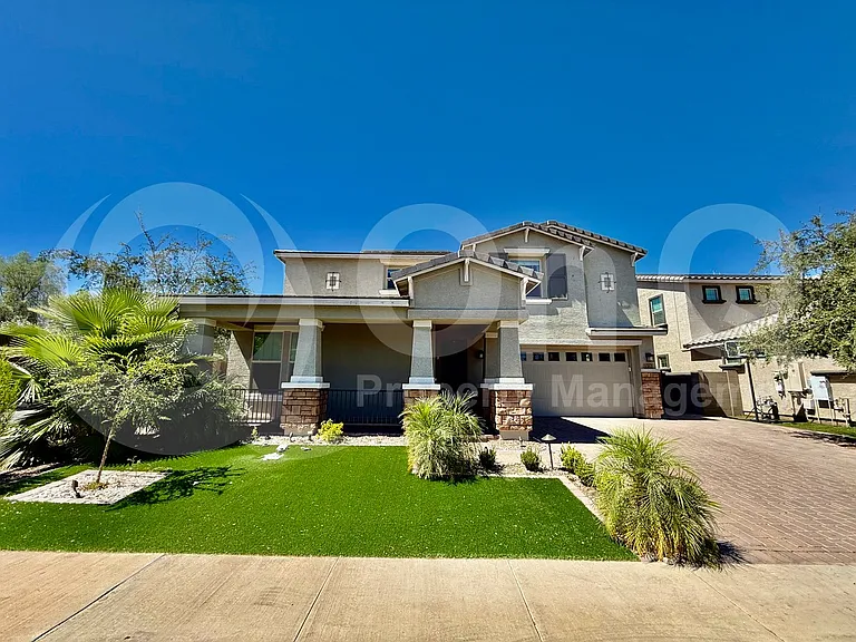 1312 E Gemini Pl — Photo 2