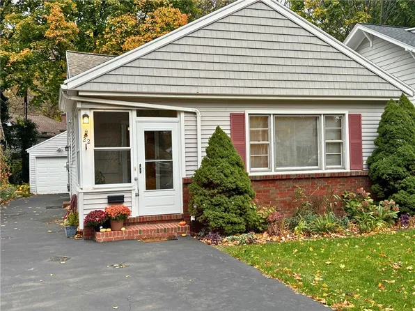 22 Chelsea Rd, Rochester, NY 14617