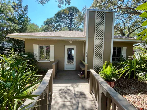 768 Alligator Dr, Panacea, FL 32346