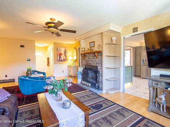 5th image of 1441 Thickett Road